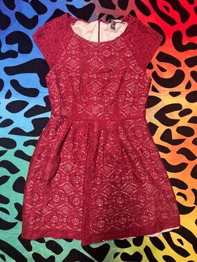 FOREVER 21 CONTEMPORARY BURGUNDY RED LACE SLEEVELESS MINI DRESS LARGE